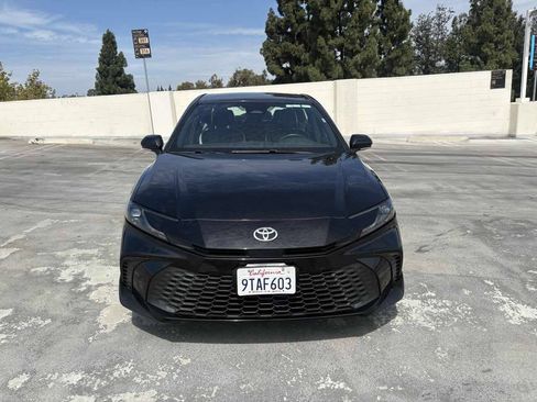 Used 2025 Toyota Camry SE FWD image 30