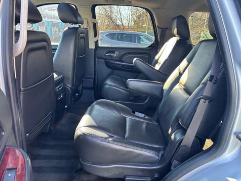 Used 2013 Cadillac Escalade Premium image 23