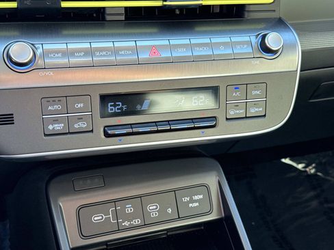 Used 2024 Hyundai Kona Limited image 29