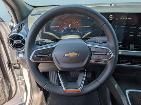 New 2026 Chevrolet Equinox LT w/ Convenience Package II FWD image 20