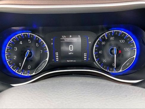 Used 2023 Chrysler Voyager LX FWD image 19