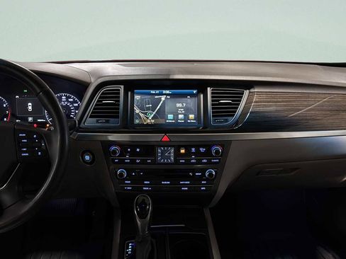 Used 2015 Hyundai Genesis 3.8 w/ Option Group 03 image 9