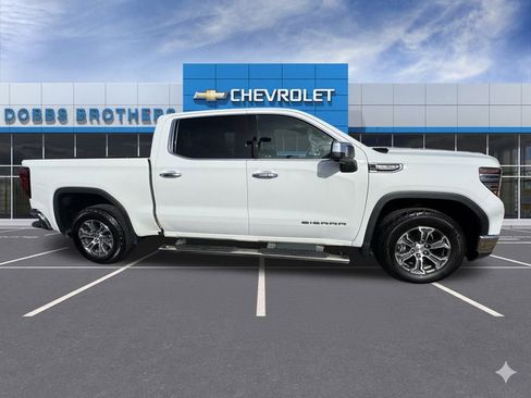 Used 2022 GMC Sierra 1500 SLT w/ SLT Convenience Package image 8