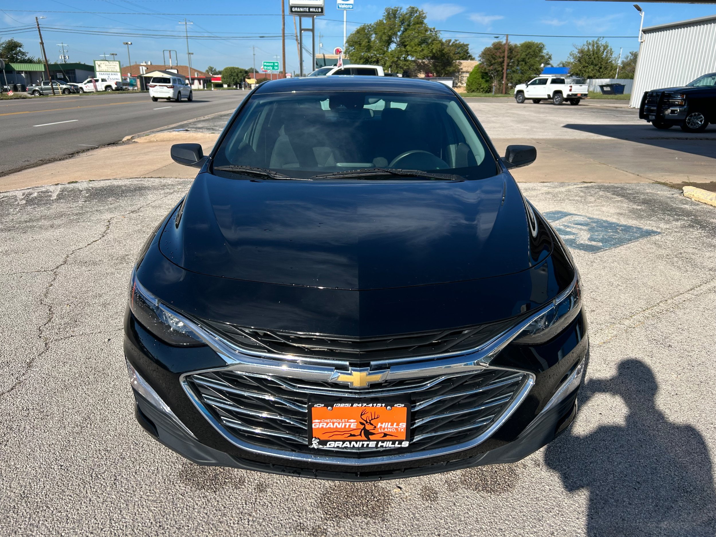 Used 2023 Chevrolet Malibu LS FWD image 2
