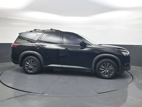 Used 2022 Nissan Pathfinder SV w/ SV Premium Package FWD image 4