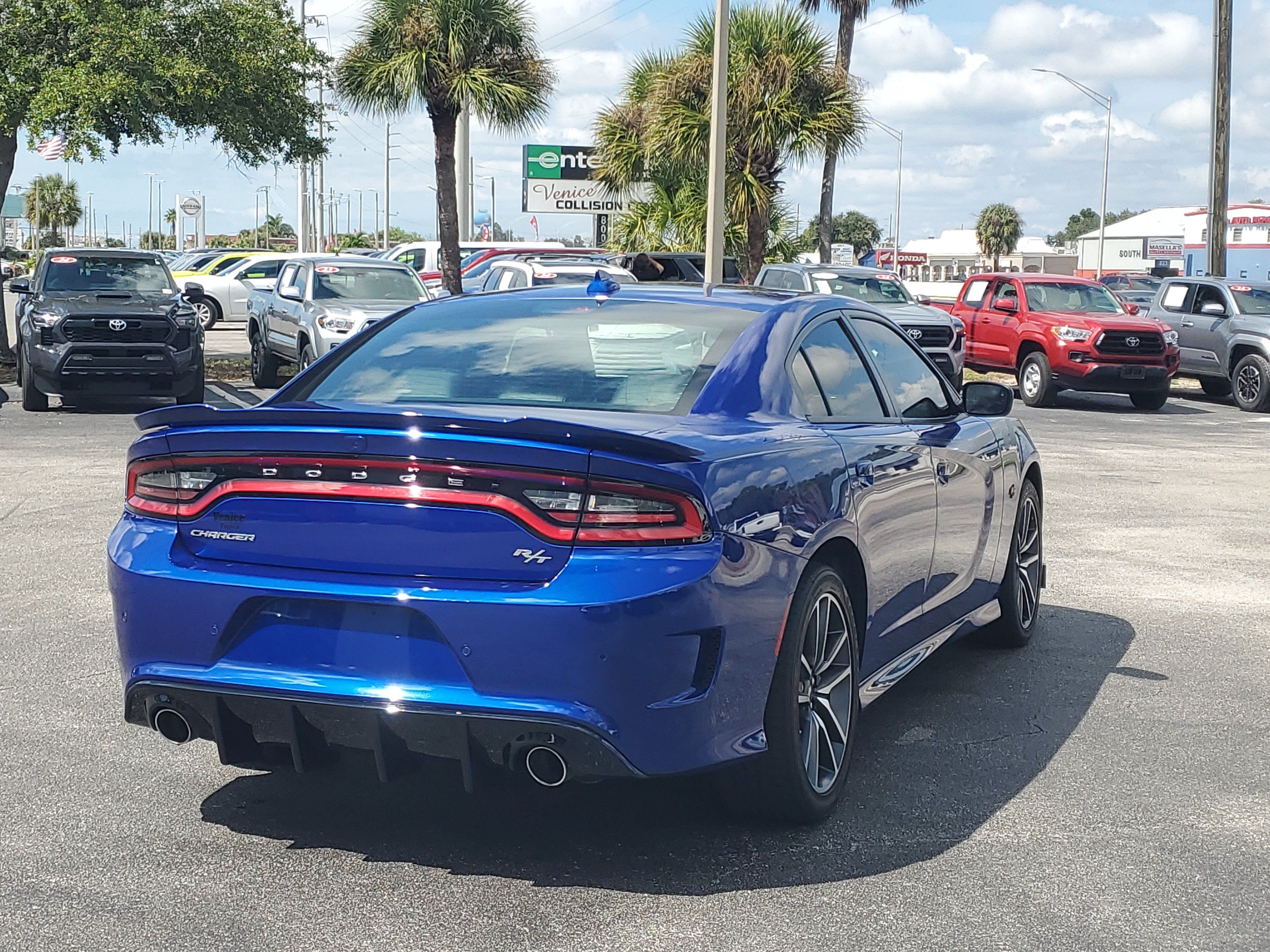 Used 2021 Dodge Charger R/T w/ Plus Group RWD image 6