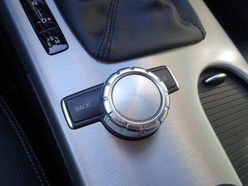 Used 2012 Mercedes-Benz SLK 250 image 23