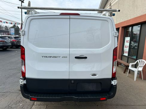 Used 2015 Ford Transit 250 130 Low Roof image 5