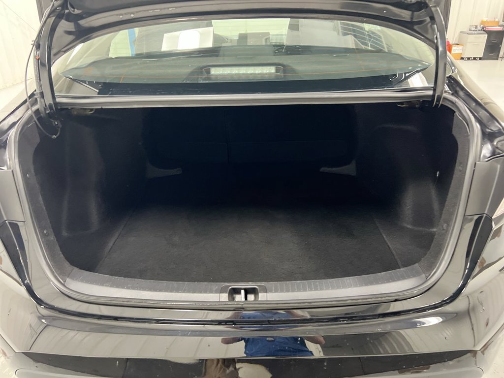 Used 2025 Toyota Corolla LE FWD image 24