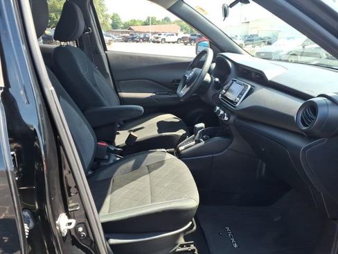 Used 2020 Nissan Kicks S FWD image 17