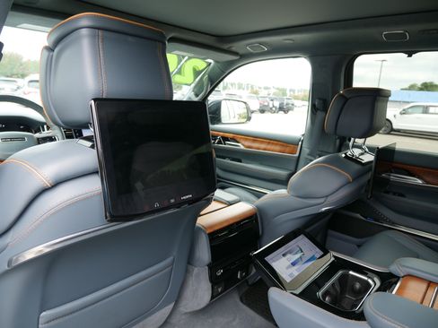 Used 2024 Jeep Grand Wagoneer L Series III w/ Rear Seat Video Group 1 image 17