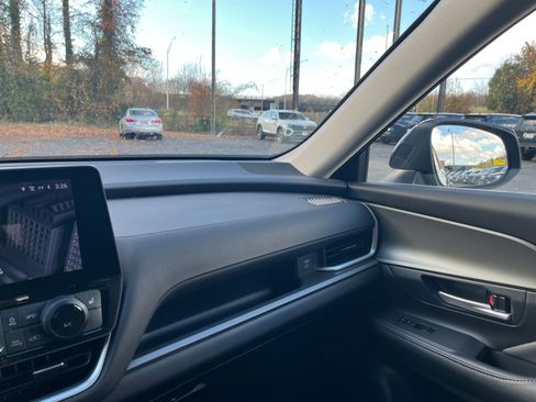 Used 2025 Toyota Grand Highlander XLE image 31