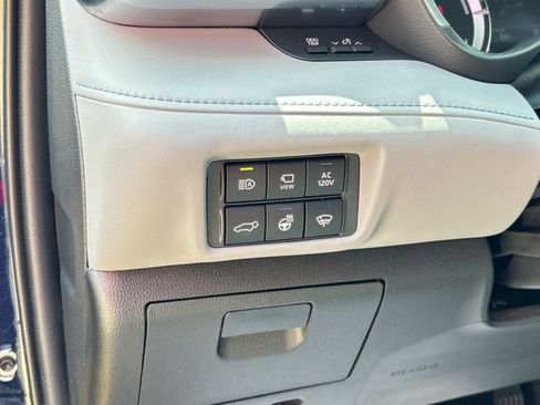 Used 2022 Toyota Highlander Platinum AWD/4WD image 39