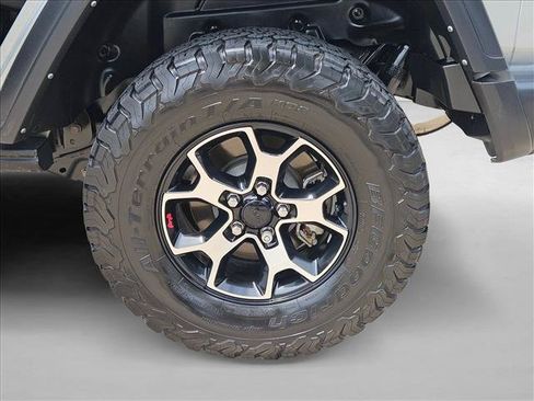 Used 2022 Jeep Wrangler Unlimited Rubicon w/ LED Lighting Group AWD/4WD image 21