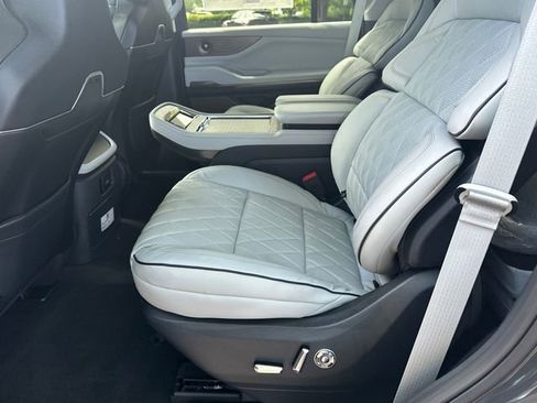 New 2026 Lincoln Navigator Black Label AWD/4WD image 21