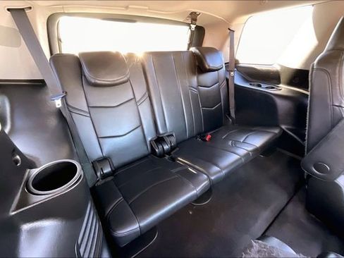Used 2020 Cadillac Escalade Luxury image 18