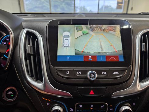 Used 2018 Chevrolet Equinox Premier AWD/4WD image 34