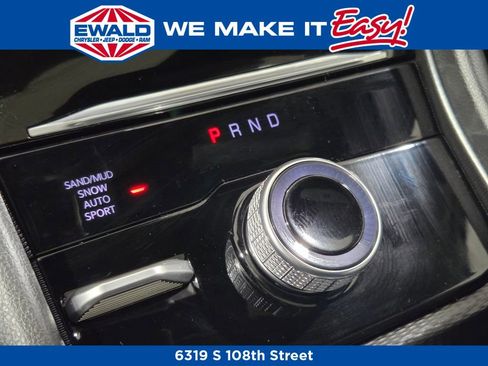 New 2026 Jeep Grand Cherokee Altitude image 8