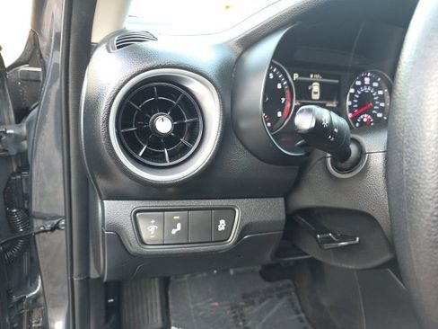 Used 2023 Kia Forte LXS w/ LXS Technology Package image 11