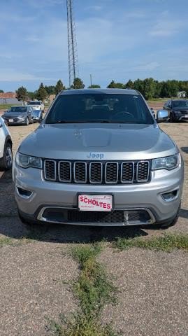 Used 2017 Jeep Grand Cherokee Limited AWD/4WD image 5