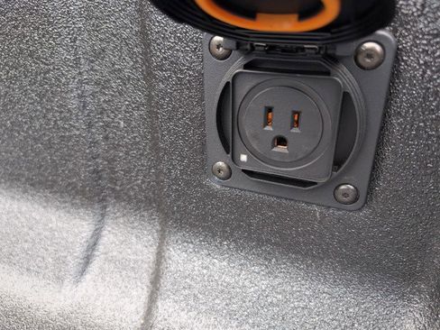 New 2025 Chevrolet Colorado Z71 w/ Technology Package image 10