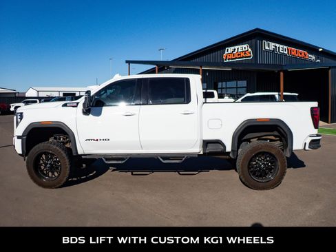 Used 2024 GMC Sierra 2500 AT4 image 5