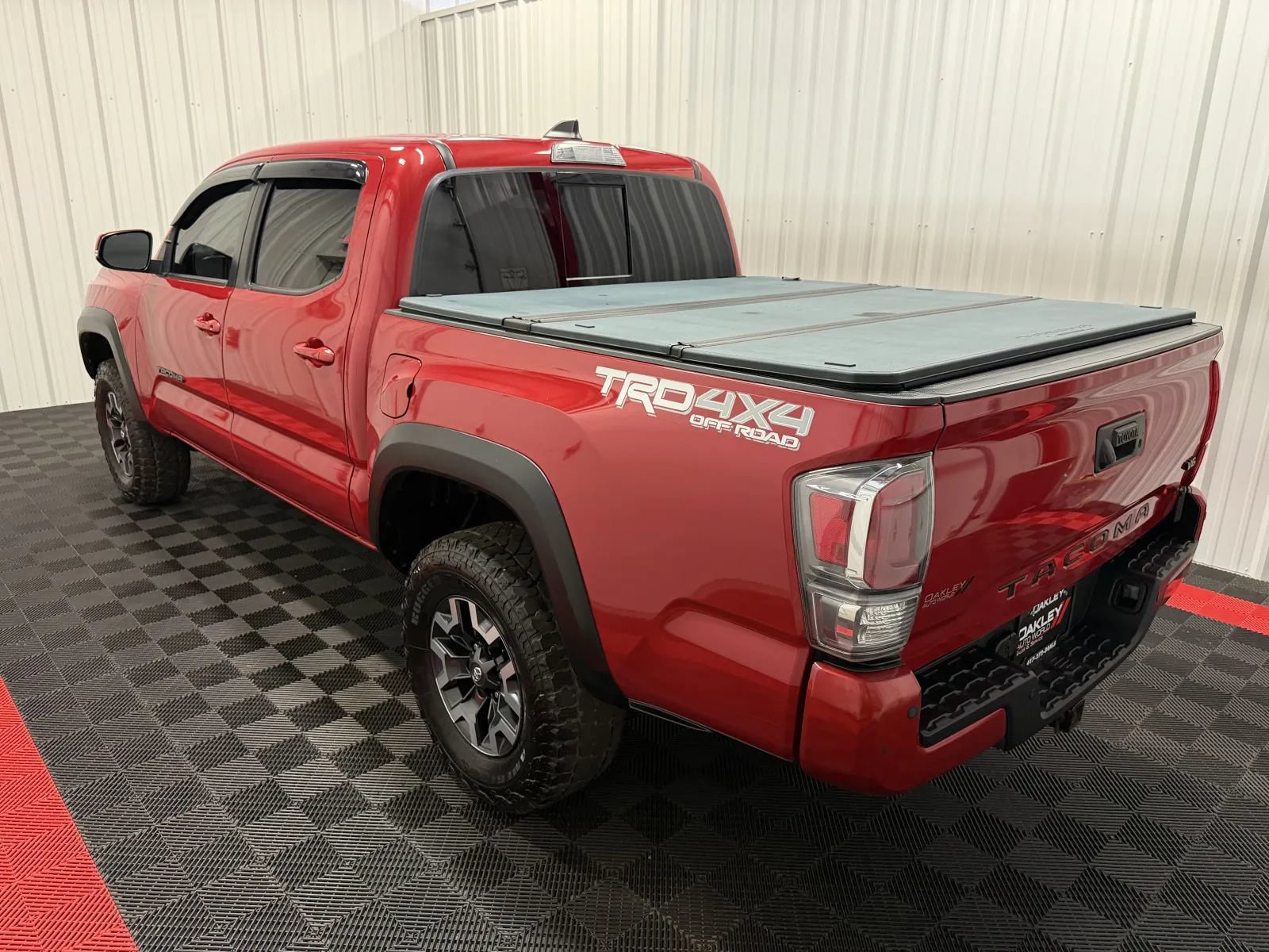Used 2021 Toyota Tacoma TRD Off-Road w/ Technology Package AWD/4WD image 2