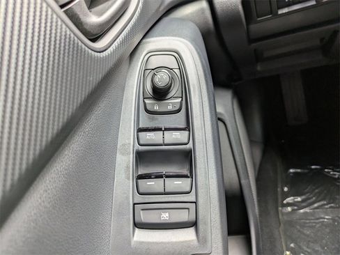 Certified 2025 Subaru Crosstrek 2.0i Premium image 21