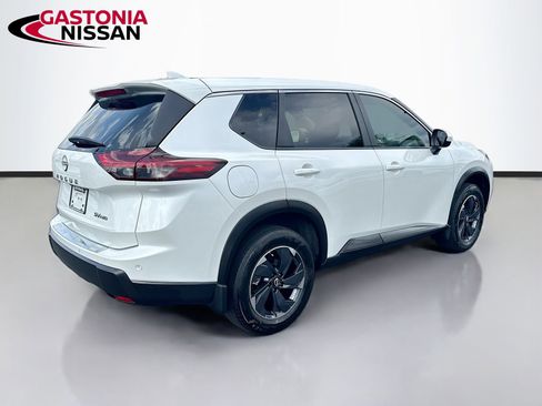 Used 2024 Nissan Rogue SV AWD/4WD image 9