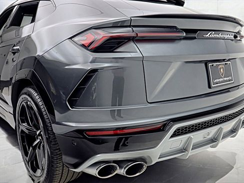 Used 2020 Lamborghini Urus image 19