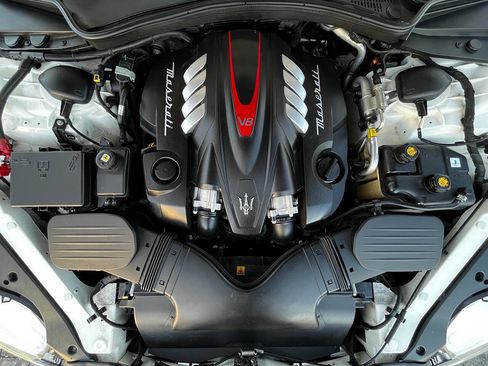 Used 2014 Maserati Quattroporte GTS image 13