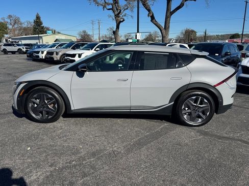 Used 2025 Kia EV6 Light w/ Light LR Technology Package image 2