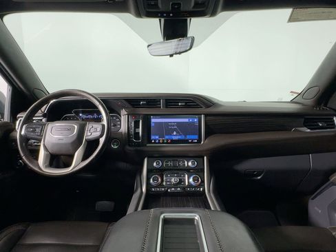 Used 2021 GMC Yukon Denali w/ Denali Premium Package image 15