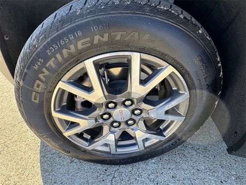 Used 2023 GMC Acadia SLE image 6