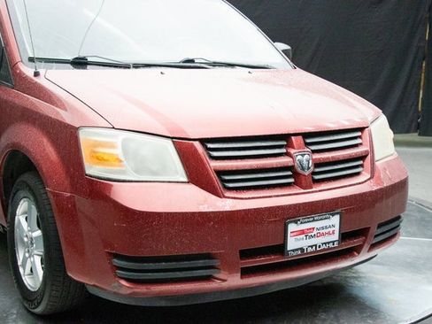 Used 2009 Dodge Grand Caravan SE image 3