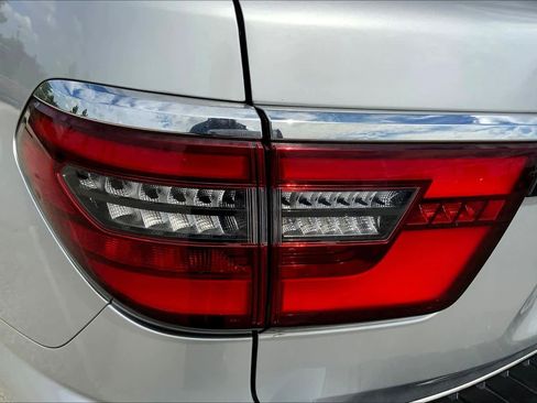 Used 2021 Nissan Armada SL image 28