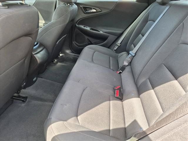 Used 2025 Chevrolet Malibu RS FWD image 17