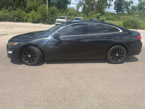 Used 2019 Chevrolet Malibu LT w/ Driver Confidence Package FWD image 2