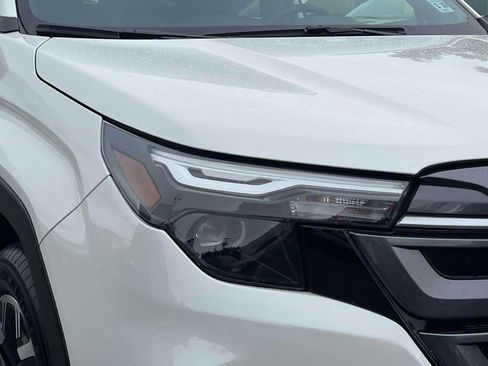 Used 2025 Subaru Forester Premium image 7