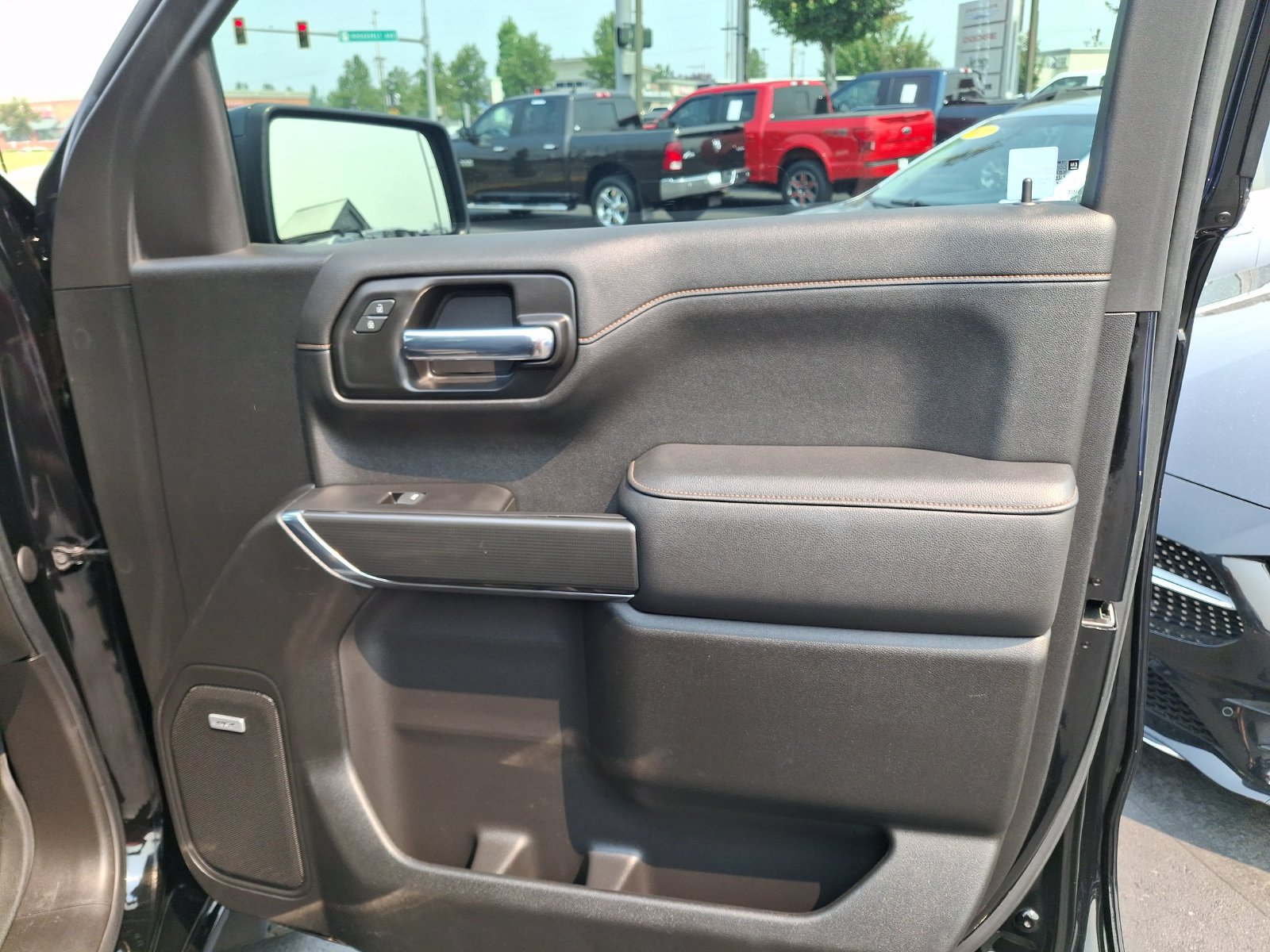 Used 2021 GMC Sierra 1500 AT4 w/ AT4 Preferred Package AWD/4WD image 23