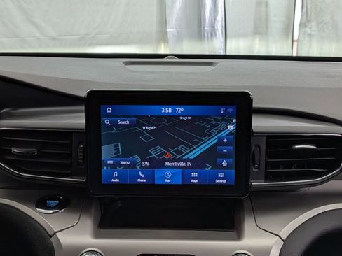 Certified 2022 Ford Explorer XLT w/ Equipment Group 202A image 30