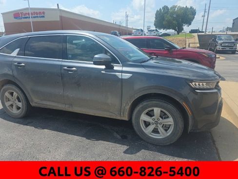 Used 2021 Kia Sorento LX AWD/4WD image 3