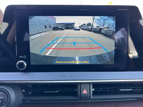 Used 2024 Toyota Prius Prime FWD image 28
