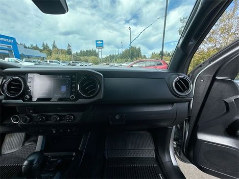 Used 2020 Toyota Tacoma 4x4 Double Cab image 26