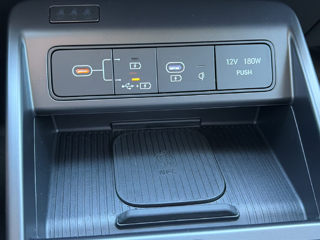 Used 2024 Hyundai Kona Limited FWD image 18