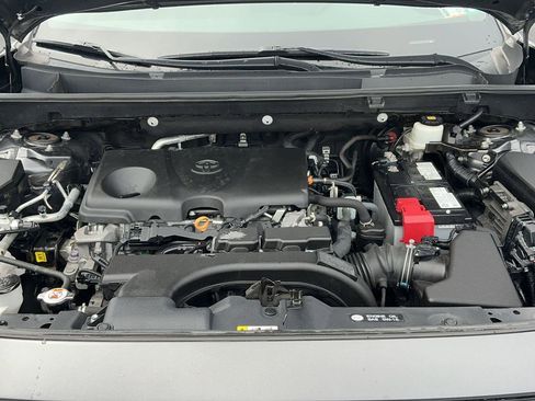 Certified 2021 Toyota RAV4 LE AWD/4WD image 35