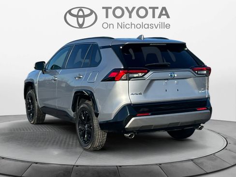 Used 2024 Toyota RAV4 SE image 4