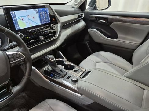 Used 2021 Toyota Highlander Platinum AWD/4WD image 26