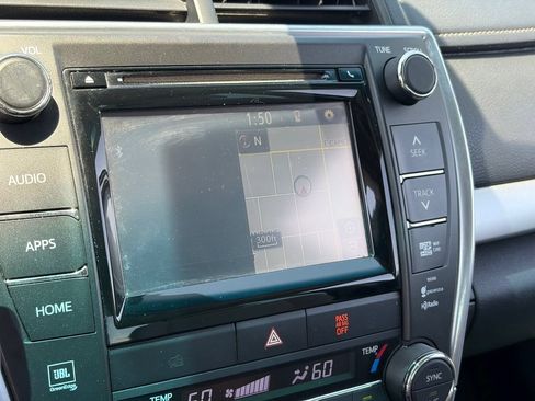 Used 2015 Toyota Camry XSE w/ Moonroof Package FWD image 11