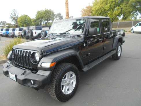 Used 2020 Jeep Gladiator Sport w/ Quick Order Package 24S image 1